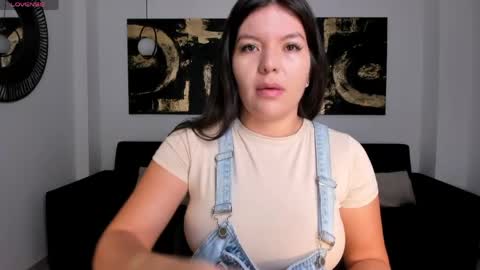 Snapshot of valeriaroldanx chatting on June 2, 11:23 am Valeria online show from June 2, 11:23 am