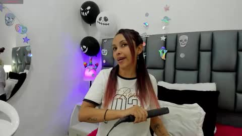 Snapshot of valeriasweet13 chatting on October 9, 1:42 pm Valeria online show from October 9, 1:42 pm