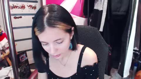 Snapshot of valeriaxkiss chatting on December 7, 10:23 am ValeriaXKiss online show from December 7, 10:23 am