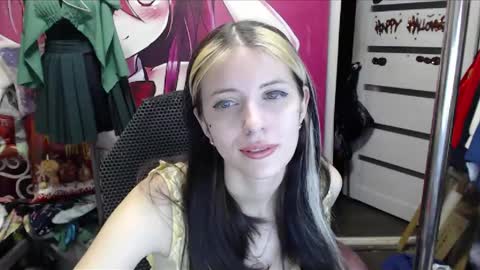 Snapshot of valeriaxkiss chatting on February 4, 4:35 pm ValeriaXKiss online show from February 4, 4:35 pm