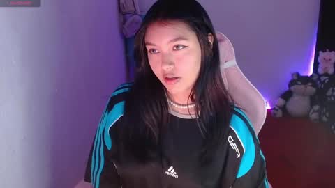 Snapshot of valeribell1 chatting on December 11, 8:07 pm Valeri online show from December 11, 8:07 pm