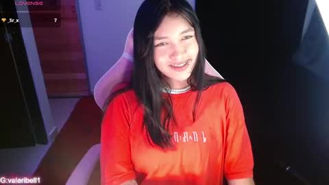 Snapshot of valeribell1 chatting on December 29, 3:33 am Valeri online show from December 29, 3:33 am