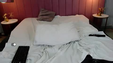 Snapshot of valerie__miller_ chatting on February 22, 3:51 am Valerie online show from February 22, 3:51 am