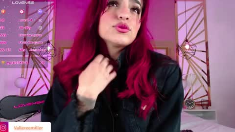 Snapshot of valerie__miller_ chatting on May 1, 12:32 pm Valerie online show from May 1, 12:32 pm