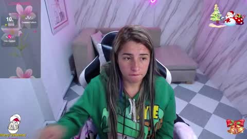 Snapshot of valerie_b chatting on December 11, 9:41 am valerie_b online show from December 11, 9:41 am