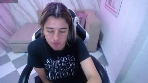 Snapshot of valerie_b chatting on February 12, 6:08 am valerie_b online show from February 12, 6:08 am