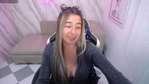 Snapshot of valerie_b chatting on February 18, 3:10 am valerie_b online show from February 18, 3:10 am