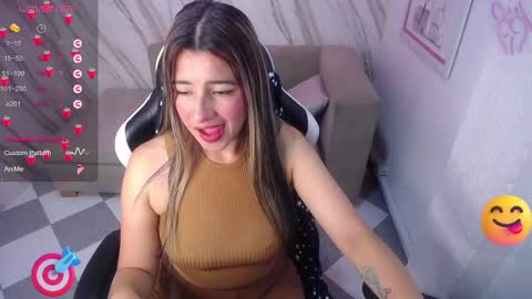 Snapshot of valerie_b chatting on February 21, 6:07 am valerie_b online show from February 21, 6:07 am