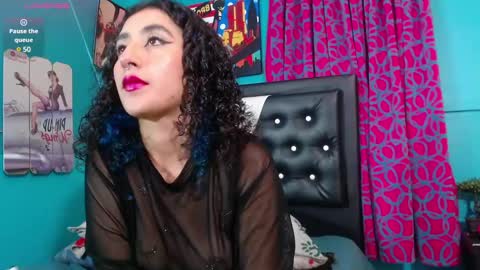 Snapshot of valerie_mase chatting on January 6, 9:54 pm vale online show from January 6, 9:54 pm