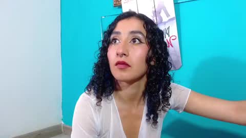 Snapshot of valerie_mase chatting on February 21, 8:05 pm vale online show from February 21, 8:05 pm