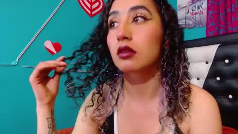 Snapshot of valerie_mase chatting on October 28, 8:00 pm vale online show from October 28, 8:00 pm