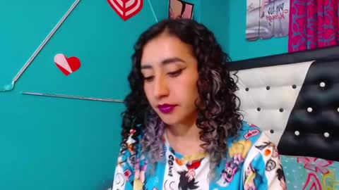 Snapshot of valerie_mase chatting on November 4, 11:15 pm vale online show from November 4, 11:15 pm