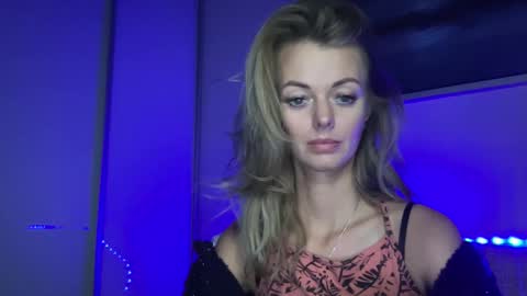 Snapshot of valerieluvsugar chatting on January 2, 6:23 pm Valerie online show from January 2, 6:23 pm