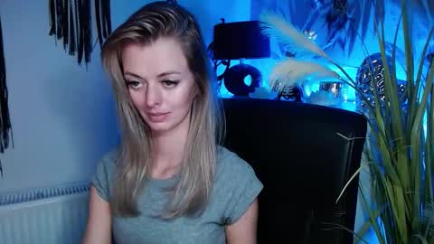 Snapshot of valerieluvsugar chatting on March 6, 4:17 pm Valerie online show from March 6, 4:17 pm