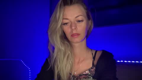 Snapshot of valerieluvsugar chatting on September 11, 9:42 am Valerie online show from September 11, 9:42 am