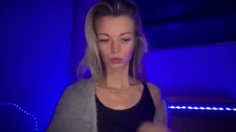 Snapshot of valerieluvsugar chatting on September 17, 7:21 am Valerie online show from September 17, 7:21 am