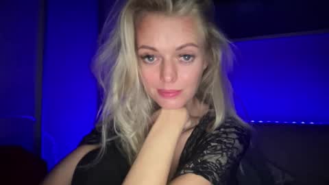 Snapshot of valerieluvsugar chatting on October 8, 8:17 pm Valerie online show from October 8, 8:17 pm