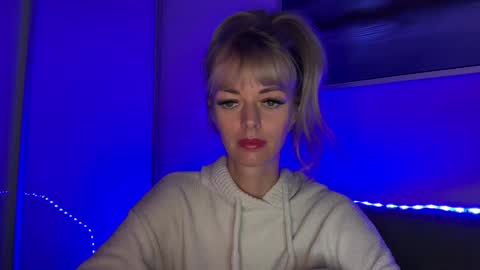 Snapshot of valerieluvsugar chatting on December 13, 9:53 pm Valerie online show from December 13, 9:53 pm