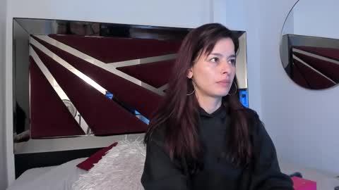 valeriemattson_ online show from October 9, 2:26 pm