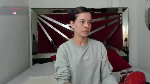valeriemattson_ online show from October 11, 4:05 pm