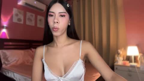 Snapshot of valerieriches chatting on November 6, 8:26 am Valerie online show from November 6, 8:26 am