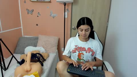 Juli C online show from December 28, 10:13 pm