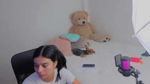 valerihouse_ online show from May 7, 12:38 am