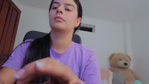 valerihouse_ online show from May 12, 12:52 am