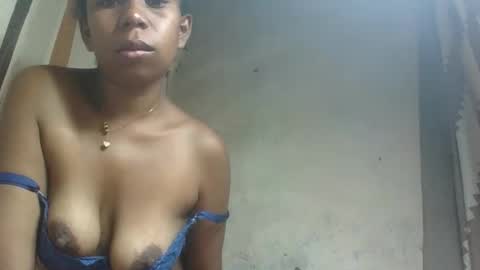 Snapshot of valerinezah chatting on February 20, 7:21 am valerinezah online show from February 20, 7:21 am