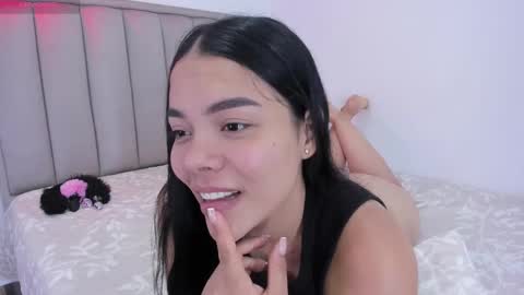 Cris  online show from March 3, 3:31 pm