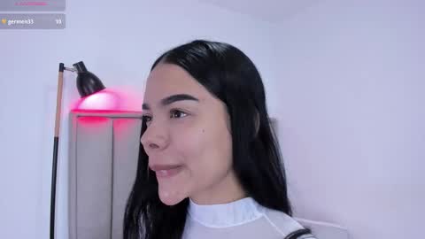 Cris  online show from November 29, 8:45 pm