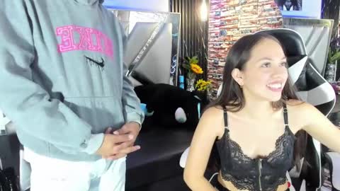valery_and_dani online show from January 26, 12:54 pm