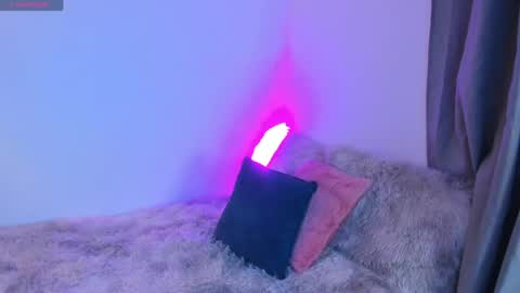 Snapshot of valery_kils chatting on May 19, 1:56 am VALERY online show from May 19, 1:56 am