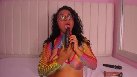 Snapshot of valery_storm_ chatting on September 24, 2:53 pm valery_storm_ online show from September 24, 2:53 pm