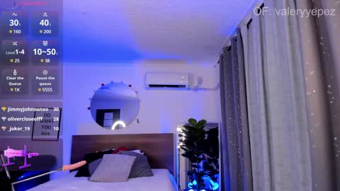 Snapshot of valery_yepes_ chatting on January 5, 3:02 pm Valery online show from January 5, 3:02 pm