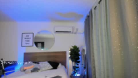 Snapshot of valery_yepes_ chatting on January 9, 9:27 am Valery online show from January 9, 9:27 am