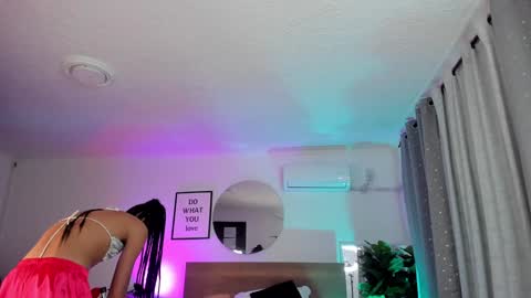 Snapshot of valery_yepes_ chatting on February 1, 3:28 pm Valery online show from February 1, 3:28 pm