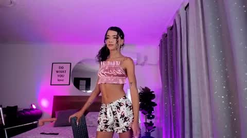 Snapshot of valery_yepes_ chatting on February 13, 11:17 am Valery online show from February 13, 11:17 am