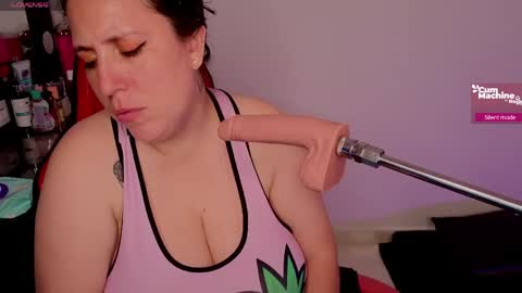 Snapshot of valeryadams_1 chatting on May 2, 3:00 am valery adams online show from May 2, 3:00 am