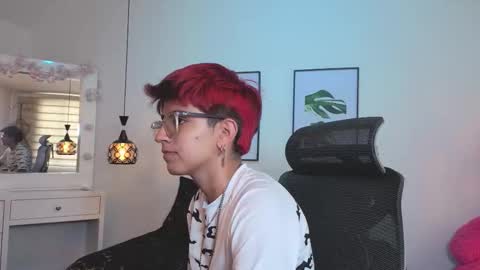 Snapshot of valeryevansvg chatting on December 1, 11:59 am Valery online show from December 1, 11:59 am