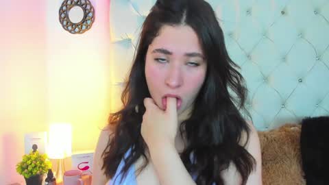 valery online show from December 13, 4:00 am