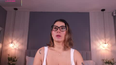 Snapshot of valerynova chatting on July 1, 11:12 am Carla online show from July 1, 11:12 am