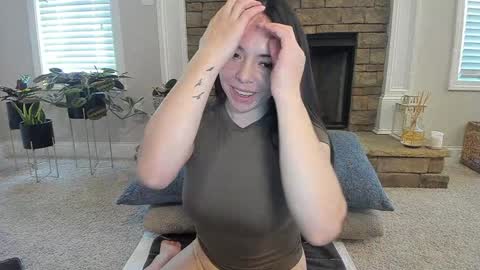 Snapshot of valerysquirt_19 chatting on February 2, 2:24 pm valerie online show from February 2, 2:24 pm