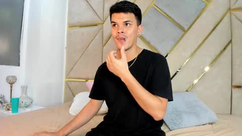 Valery Stonne  online show from March 1, 8:10 pm