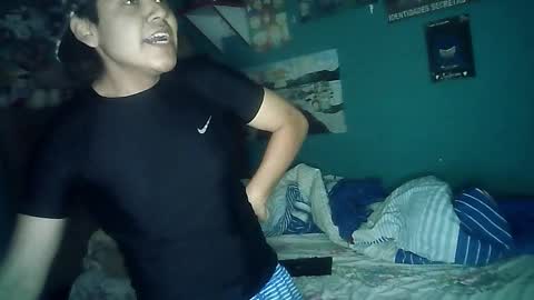 Snapshot of valesh20 chatting on September 15, 12:43 am Valesh19 online show from September 15, 12:43 am