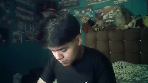 Snapshot of valesh20 chatting on December 22, 3:14 am Valesh19 online show from December 22, 3:14 am