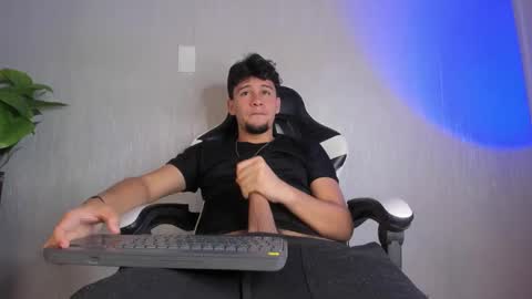 Valentino online show from March 20, 7:41 pm