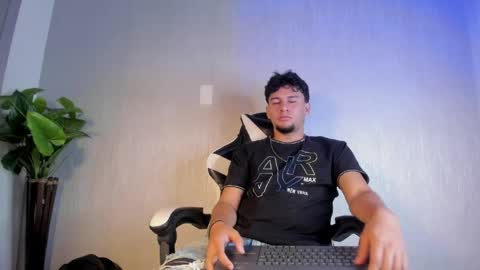 Valentino online show from April 5, 7:22 pm