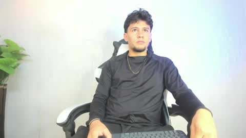 Valentino online show from April 8, 7:36 pm