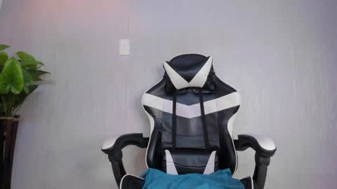 Valentino online show from April 10, 7:40 pm